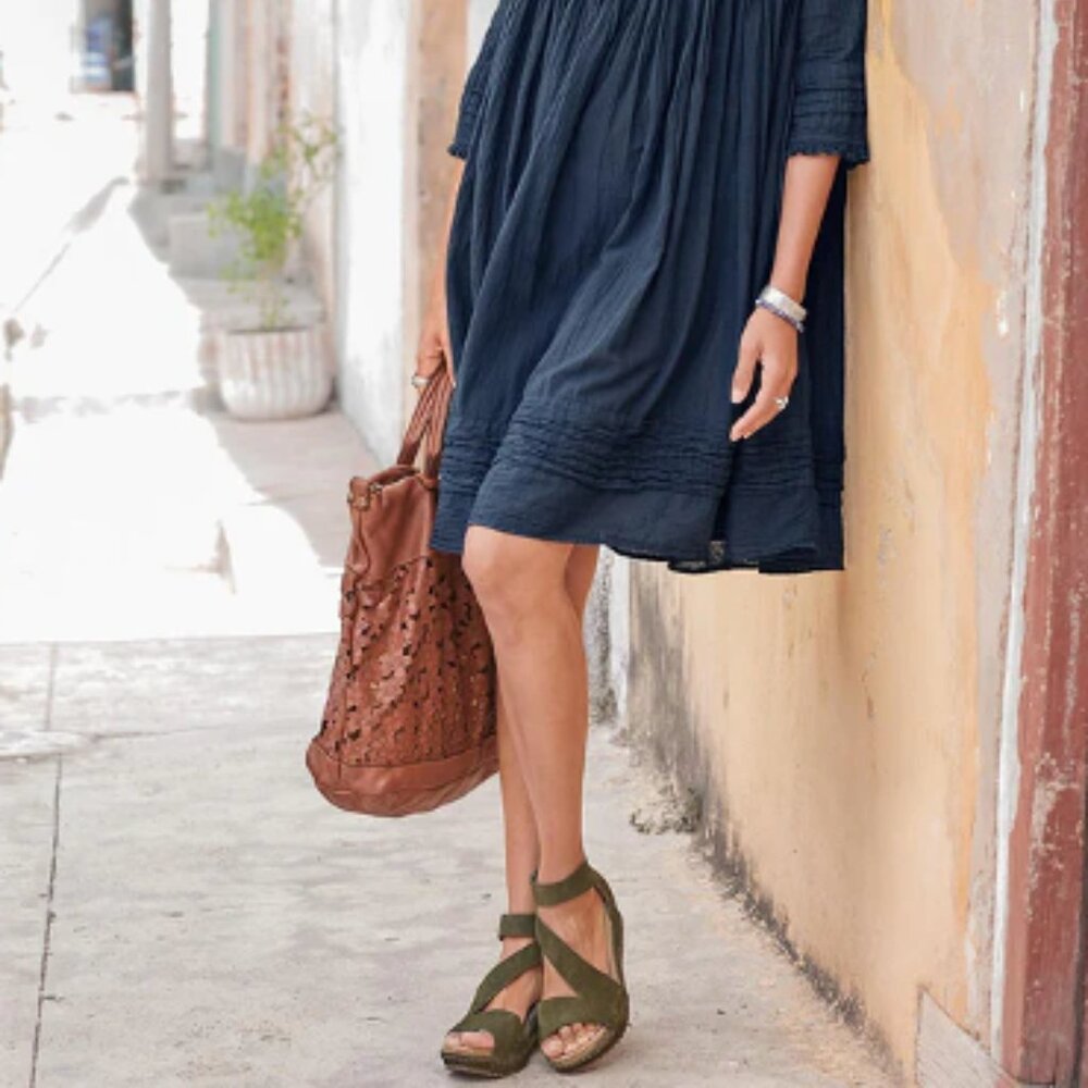 Davi Wedge Sandals